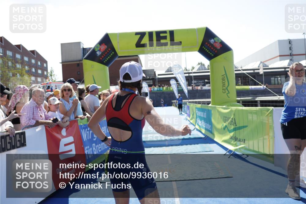 09.08.2026 - GEWOBA Citytriathlon Bremen Yannick Fuchs http://msf.ph/oto/9936016 09.08.2026 15:00:08 Ziel  meine-sportfotos.de