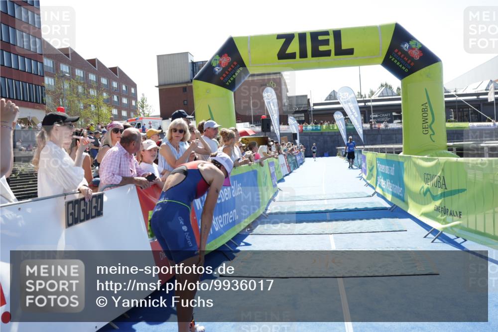 09.08.2026 - GEWOBA Citytriathlon Bremen Yannick Fuchs http://msf.ph/oto/9936017 09.08.2026 15:00:11 Ziel  meine-sportfotos.de