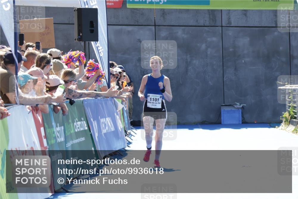 09.08.2026 - GEWOBA Citytriathlon Bremen Yannick Fuchs http://msf.ph/oto/9936018 09.08.2026 15:00:15 Ziel  meine-sportfotos.de