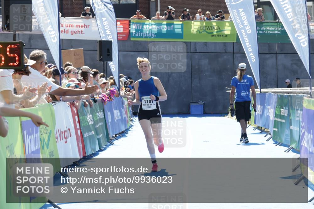 09.08.2026 - GEWOBA Citytriathlon Bremen Yannick Fuchs http://msf.ph/oto/9936023 09.08.2026 15:00:18 Ziel 1101 meine-sportfotos.de