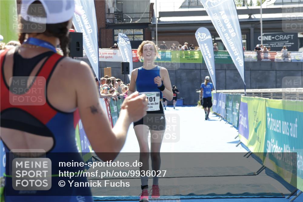 09.08.2026 - GEWOBA Citytriathlon Bremen Yannick Fuchs http://msf.ph/oto/9936027 09.08.2026 15:00:22 Ziel 1101 meine-sportfotos.de