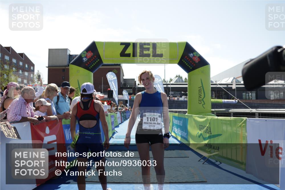 09.08.2026 - GEWOBA Citytriathlon Bremen Yannick Fuchs http://msf.ph/oto/9936033 09.08.2026 15:00:25 Ziel 920, 921, 1101 meine-sportfotos.de