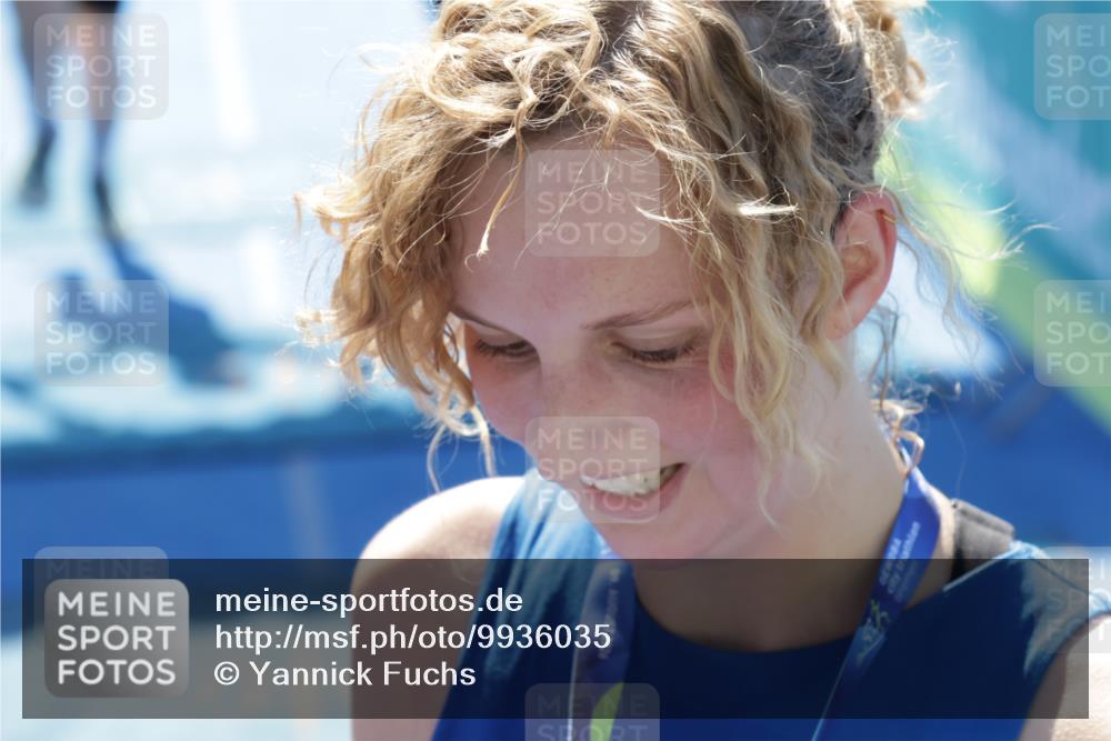 09.08.2026 - GEWOBA Citytriathlon Bremen Yannick Fuchs http://msf.ph/oto/9936035 09.08.2026 15:00:30 Ziel 920, 921 meine-sportfotos.de