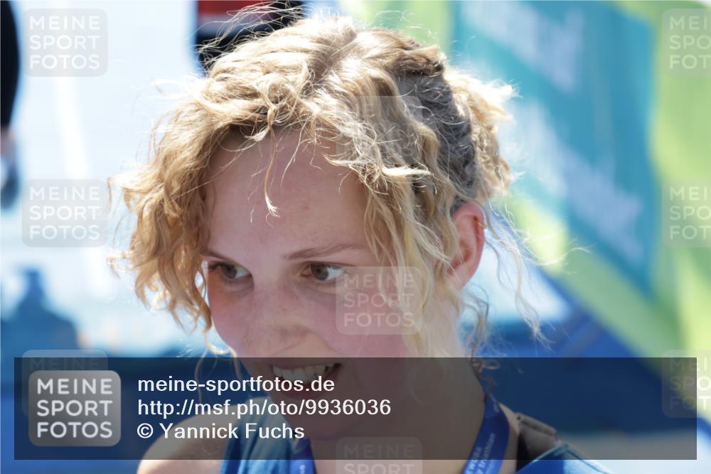 09.08.2026 - GEWOBA Citytriathlon Bremen Yannick Fuchs http://msf.ph/oto/9936036 09.08.2026 15:00:30 Ziel 920, 921 meine-sportfotos.de