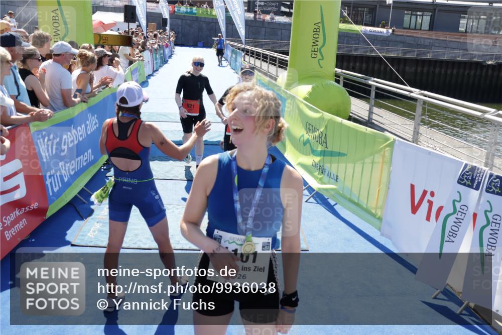 09.08.2026 - GEWOBA Citytriathlon Bremen Yannick Fuchs http://msf.ph/oto/9936038 09.08.2026 15:00:31 Ziel 920, 921 meine-sportfotos.de