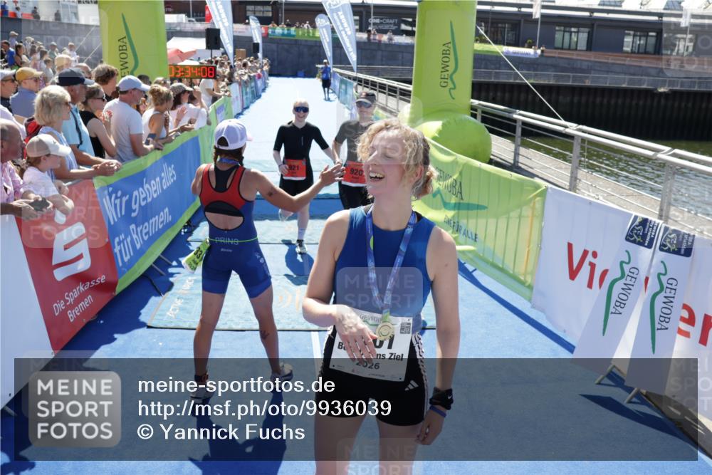 09.08.2026 - GEWOBA Citytriathlon Bremen Yannick Fuchs http://msf.ph/oto/9936039 09.08.2026 15:00:31 Ziel 920, 921 meine-sportfotos.de