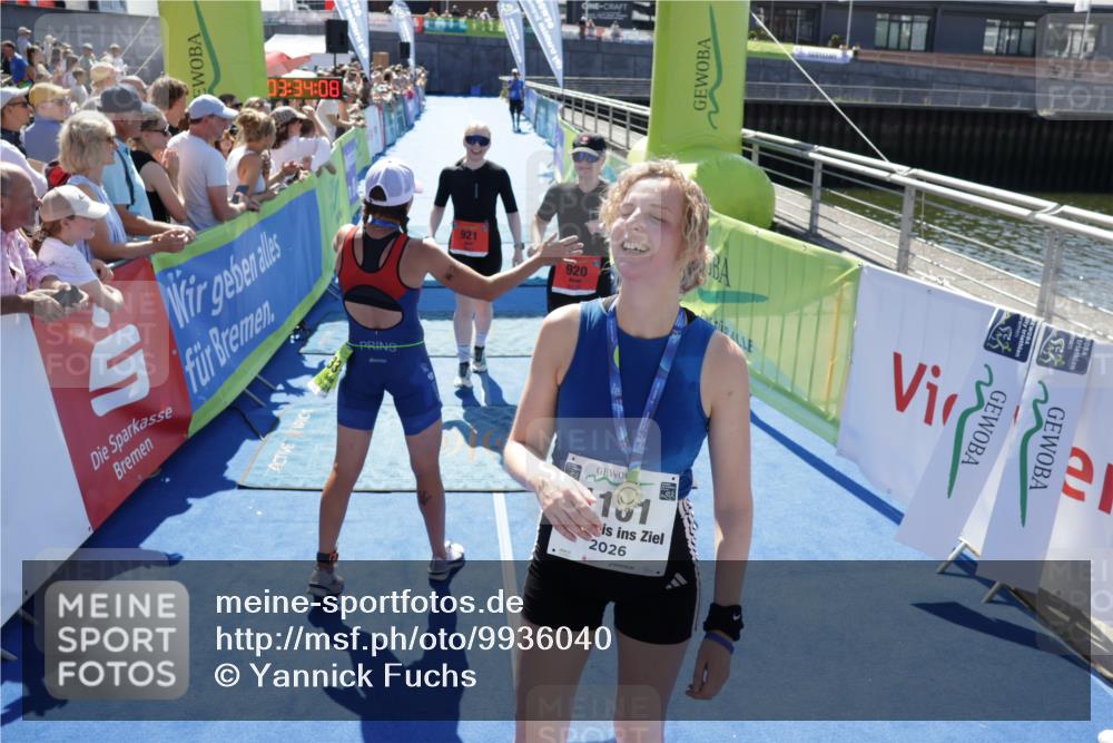 09.08.2026 - GEWOBA Citytriathlon Bremen Yannick Fuchs http://msf.ph/oto/9936040 09.08.2026 15:00:31 Ziel 920, 921 meine-sportfotos.de