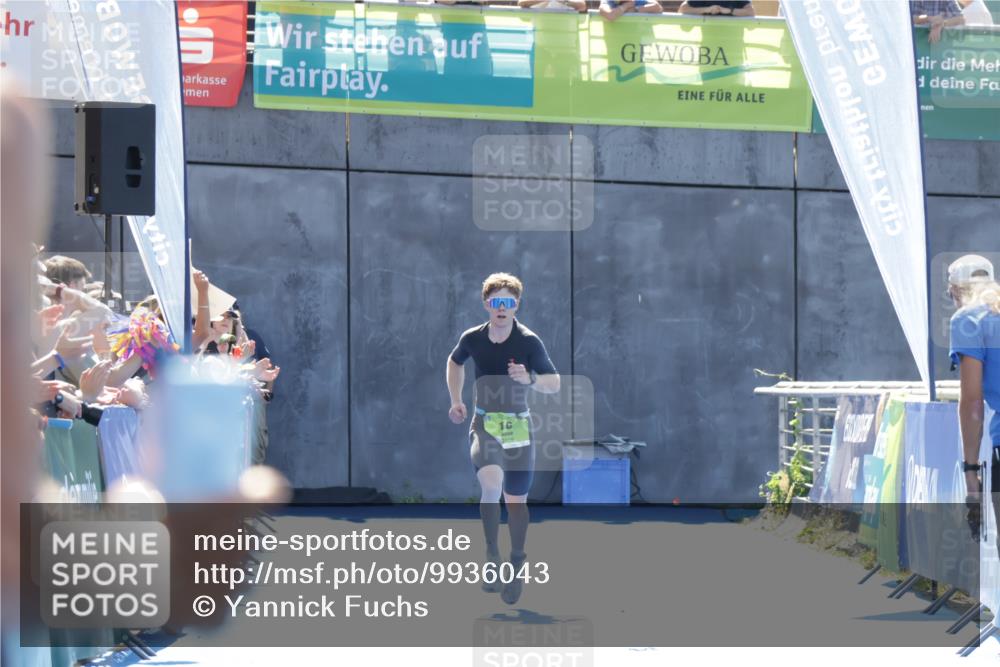 09.08.2026 - GEWOBA Citytriathlon Bremen Yannick Fuchs http://msf.ph/oto/9936043 09.08.2026 15:00:55 Ziel 16 meine-sportfotos.de
