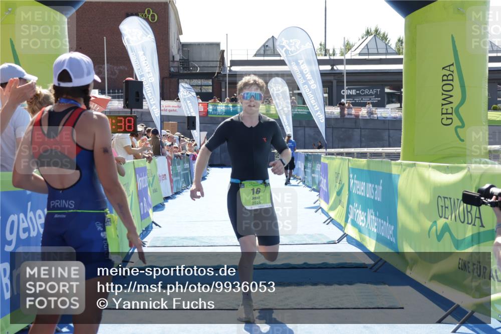 09.08.2026 - GEWOBA Citytriathlon Bremen Yannick Fuchs http://msf.ph/oto/9936053 09.08.2026 15:01:01 Ziel 16 meine-sportfotos.de