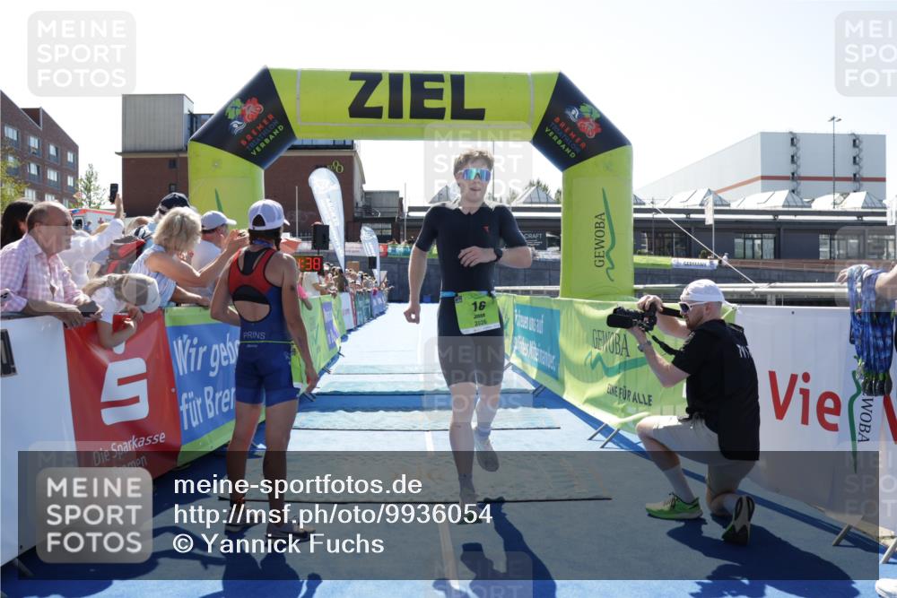 09.08.2026 - GEWOBA Citytriathlon Bremen Yannick Fuchs http://msf.ph/oto/9936054 09.08.2026 15:01:01 Ziel 16 meine-sportfotos.de