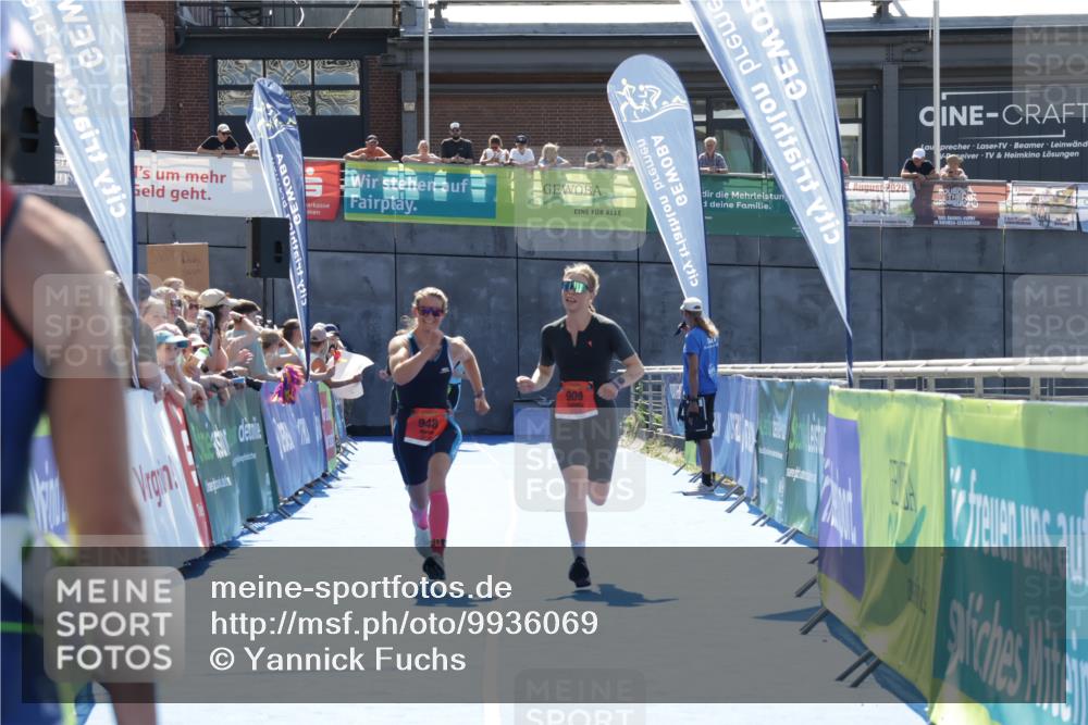 09.08.2026 - GEWOBA Citytriathlon Bremen Yannick Fuchs http://msf.ph/oto/9936069 09.08.2026 15:01:09 Ziel 909, 948 meine-sportfotos.de