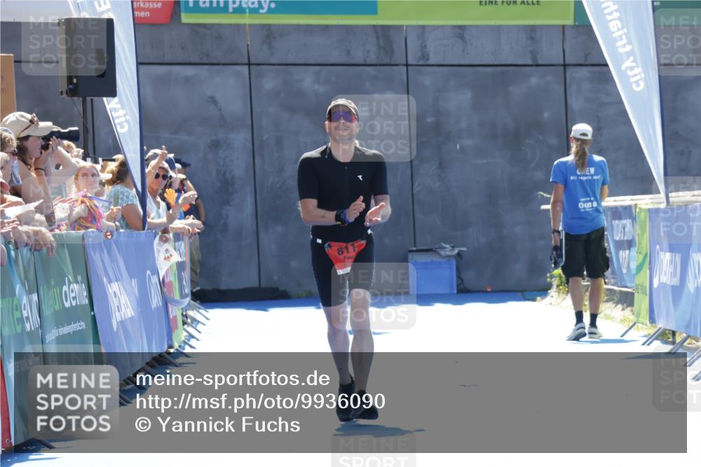 09.08.2026 - GEWOBA Citytriathlon Bremen Yannick Fuchs http://msf.ph/oto/9936090 09.08.2026 15:01:46 Ziel  meine-sportfotos.de