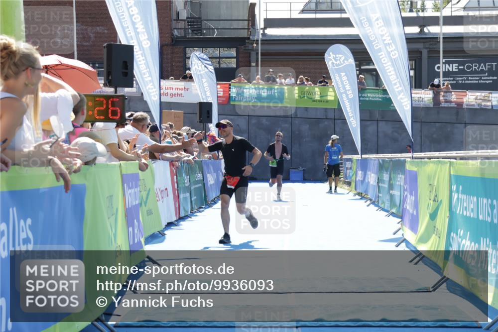 09.08.2026 - GEWOBA Citytriathlon Bremen Yannick Fuchs http://msf.ph/oto/9936093 09.08.2026 15:01:49 Ziel  meine-sportfotos.de