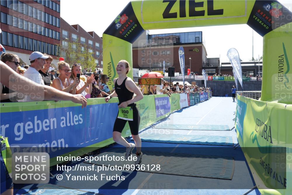 09.08.2026 - GEWOBA Citytriathlon Bremen Yannick Fuchs http://msf.ph/oto/9936128 09.08.2026 15:02:13 Ziel 200, 999 meine-sportfotos.de