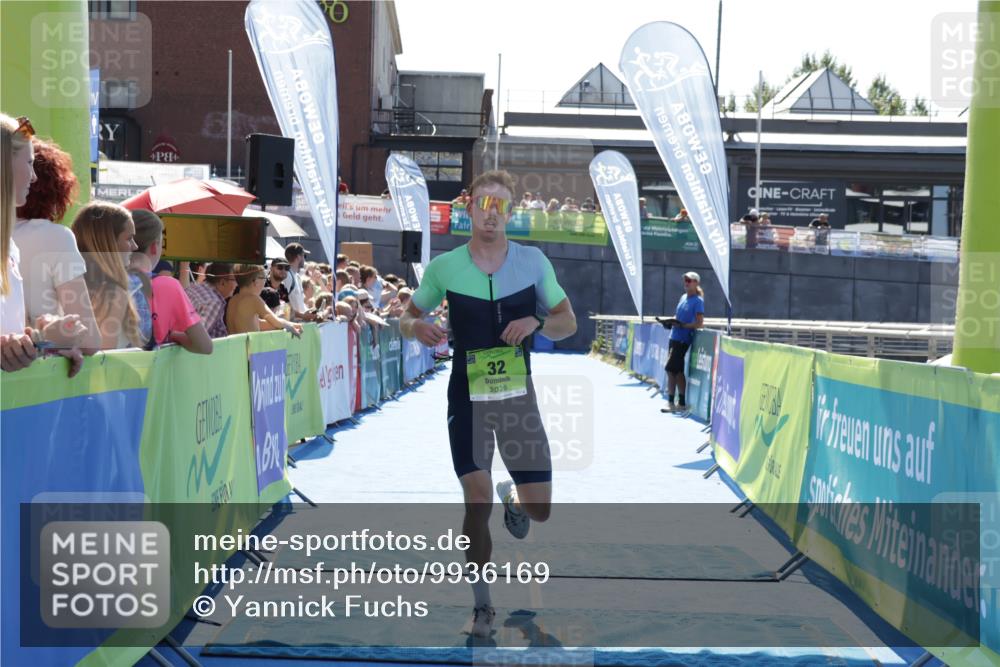 09.08.2026 - GEWOBA Citytriathlon Bremen Yannick Fuchs http://msf.ph/oto/9936169 09.08.2026 15:02:43 Ziel 32 meine-sportfotos.de