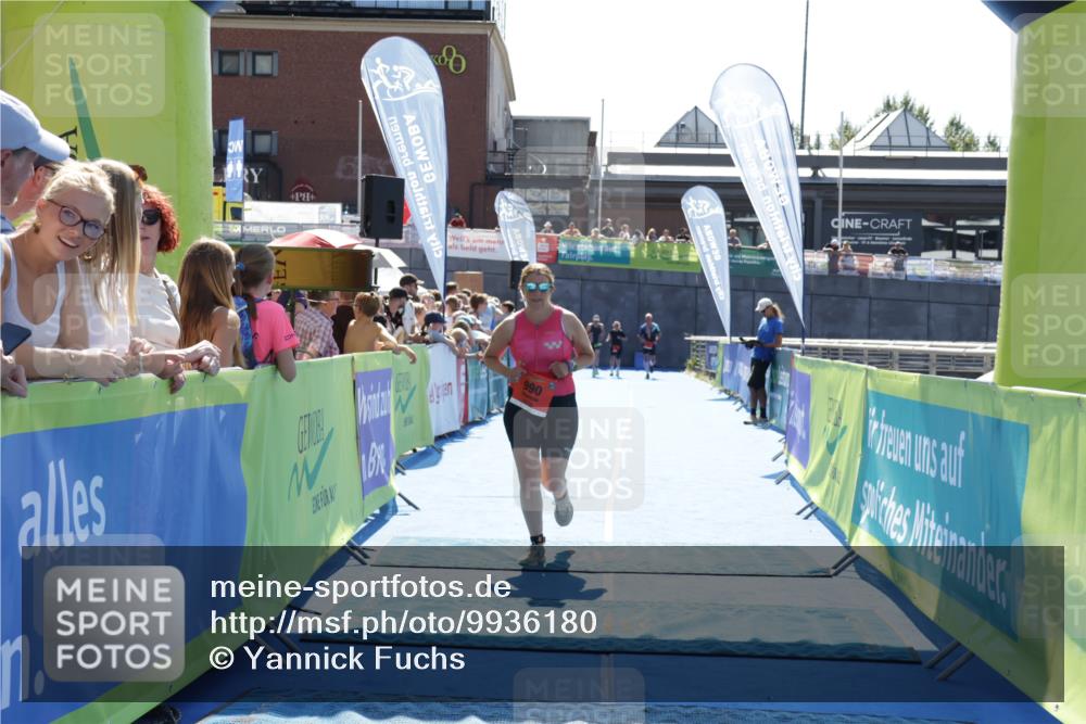 09.08.2026 - GEWOBA Citytriathlon Bremen Yannick Fuchs http://msf.ph/oto/9936180 09.08.2026 15:02:51 Ziel 990 meine-sportfotos.de