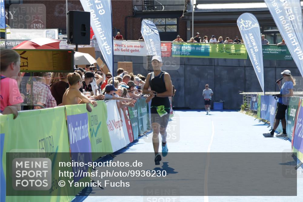 09.08.2026 - GEWOBA Citytriathlon Bremen Yannick Fuchs http://msf.ph/oto/9936230 09.08.2026 15:03:23 Ziel 433 meine-sportfotos.de