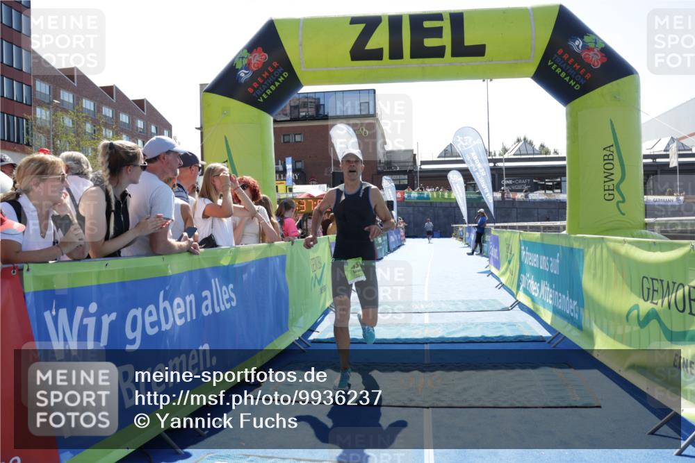 09.08.2026 - GEWOBA Citytriathlon Bremen Yannick Fuchs http://msf.ph/oto/9936237 09.08.2026 15:03:25 Ziel 433 meine-sportfotos.de