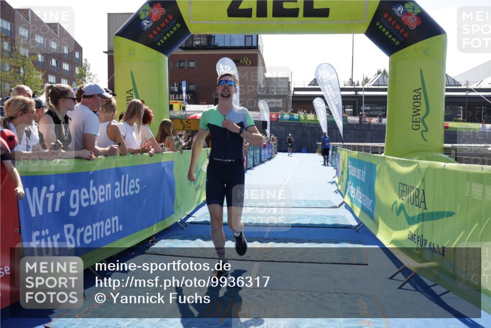 09.08.2026 - GEWOBA Citytriathlon Bremen Yannick Fuchs http://msf.ph/oto/9936317 09.08.2026 15:04:37 Ziel 150 meine-sportfotos.de