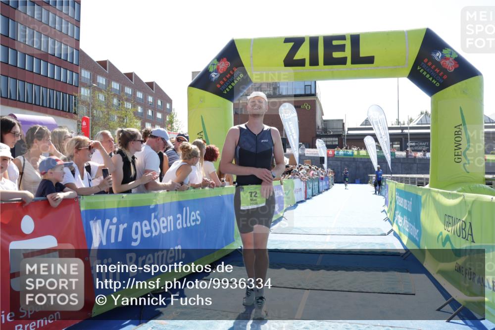 09.08.2026 - GEWOBA Citytriathlon Bremen Yannick Fuchs http://msf.ph/oto/9936334 09.08.2026 15:04:47 Ziel 72 meine-sportfotos.de