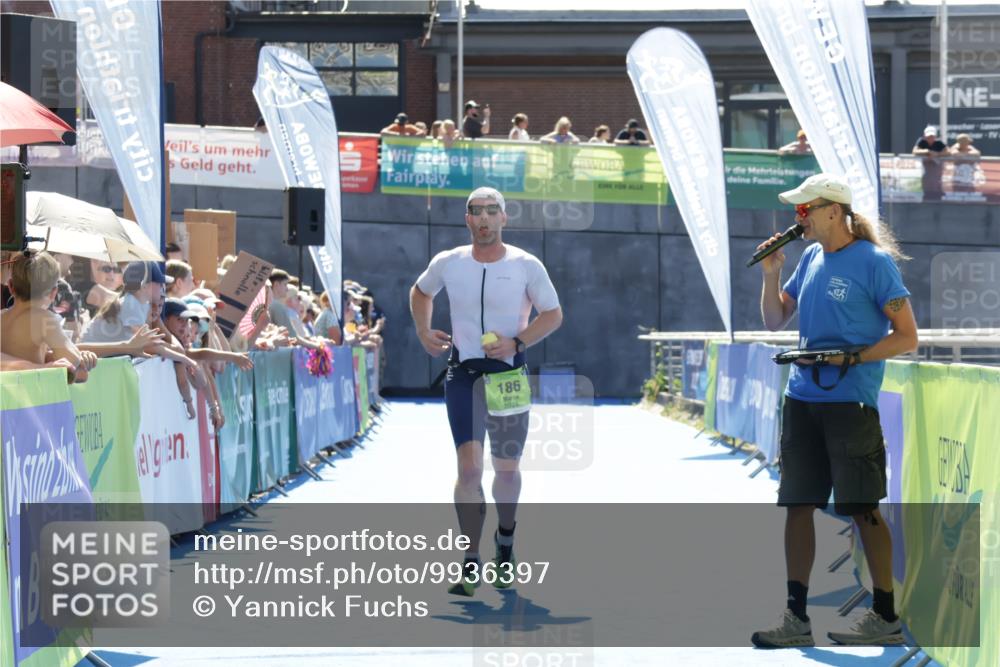 09.08.2026 - GEWOBA Citytriathlon Bremen Yannick Fuchs http://msf.ph/oto/9936397 09.08.2026 15:05:37 Ziel 186 meine-sportfotos.de