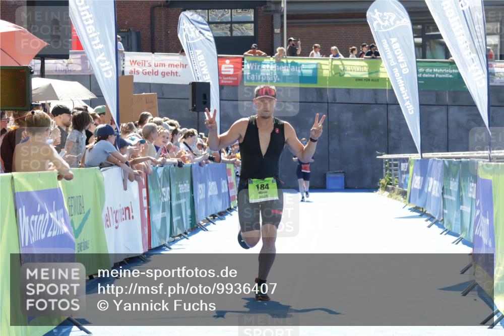09.08.2026 - GEWOBA Citytriathlon Bremen Yannick Fuchs http://msf.ph/oto/9936407 09.08.2026 15:05:52 Ziel 184 meine-sportfotos.de