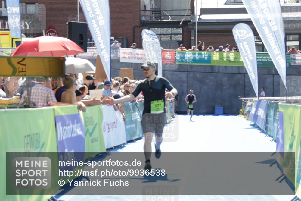 09.08.2026 - GEWOBA Citytriathlon Bremen Yannick Fuchs http://msf.ph/oto/9936538 09.08.2026 15:06:57 Ziel 13, 50, 177 meine-sportfotos.de
