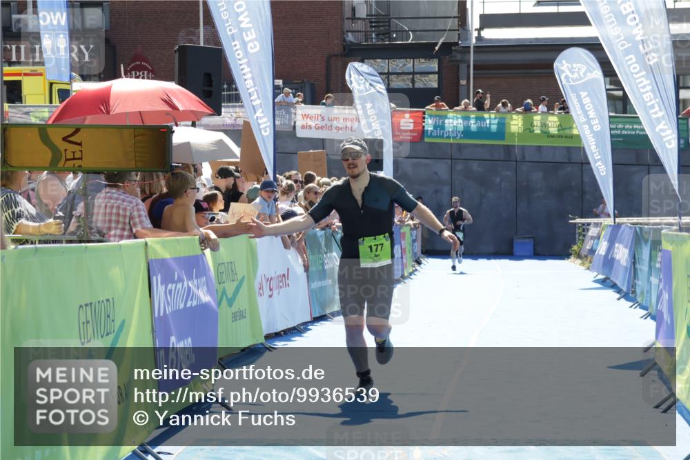 09.08.2026 - GEWOBA Citytriathlon Bremen Yannick Fuchs http://msf.ph/oto/9936539 09.08.2026 15:06:58 Ziel 13, 50, 177 meine-sportfotos.de