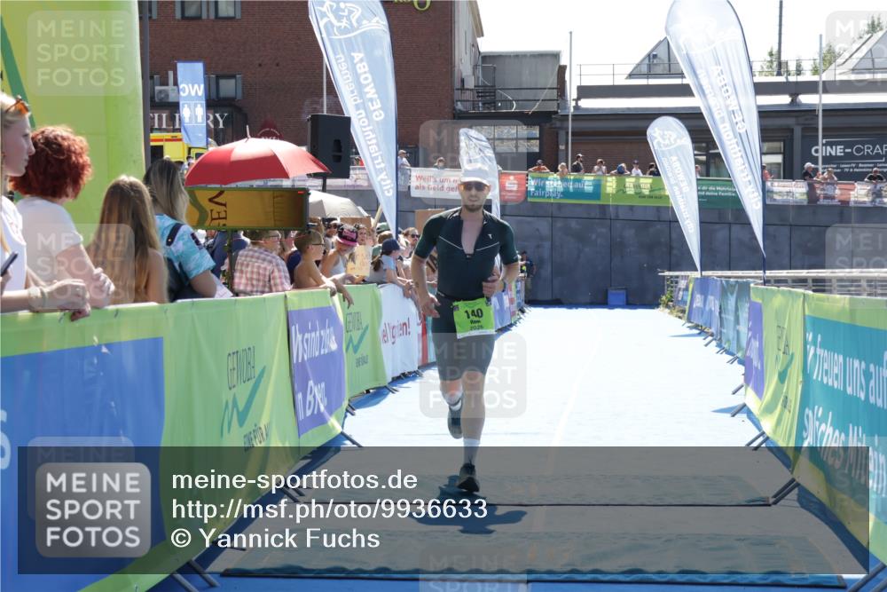 09.08.2026 - GEWOBA Citytriathlon Bremen Yannick Fuchs http://msf.ph/oto/9936633 09.08.2026 15:07:46 Ziel 140 meine-sportfotos.de