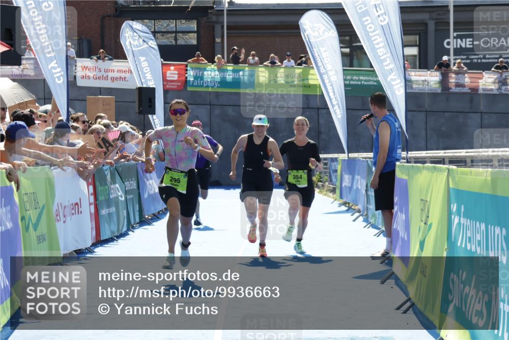 09.08.2026 - GEWOBA Citytriathlon Bremen Yannick Fuchs http://msf.ph/oto/9936663 09.08.2026 15:08:12 Ziel 128, 295, 304, 354 meine-sportfotos.de
