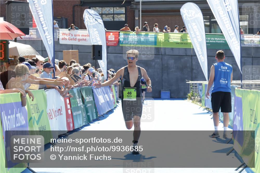 09.08.2026 - GEWOBA Citytriathlon Bremen Yannick Fuchs http://msf.ph/oto/9936685 09.08.2026 15:08:26 Ziel 46 meine-sportfotos.de