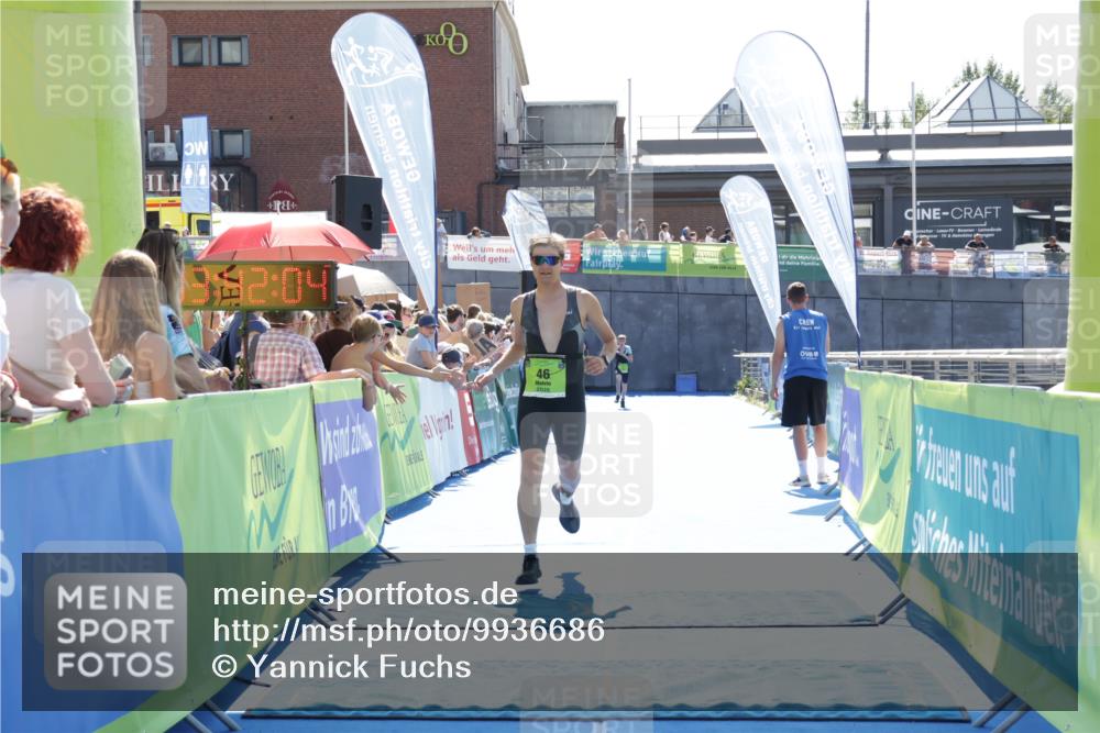 09.08.2026 - GEWOBA Citytriathlon Bremen Yannick Fuchs http://msf.ph/oto/9936686 09.08.2026 15:08:27 Ziel 46 meine-sportfotos.de
