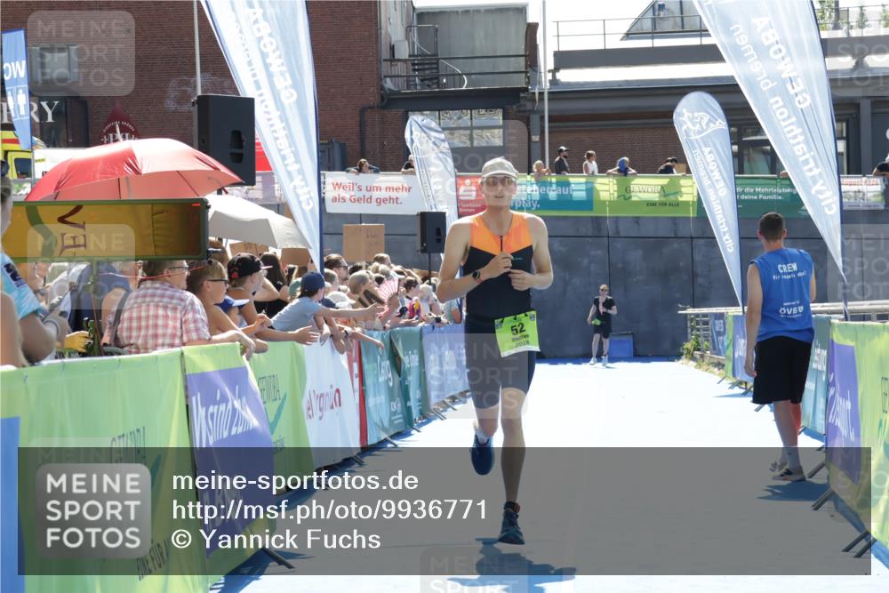 09.08.2026 - GEWOBA Citytriathlon Bremen Yannick Fuchs http://msf.ph/oto/9936771 09.08.2026 15:09:23 Ziel 52 meine-sportfotos.de