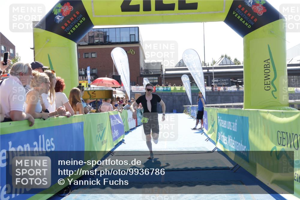 09.08.2026 - GEWOBA Citytriathlon Bremen Yannick Fuchs http://msf.ph/oto/9936786 09.08.2026 15:09:34 Ziel 26 meine-sportfotos.de