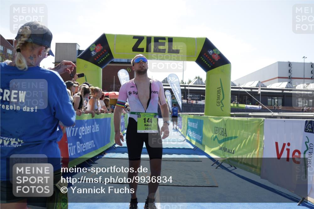 09.08.2026 - GEWOBA Citytriathlon Bremen Yannick Fuchs http://msf.ph/oto/9936834 09.08.2026 15:10:19 Ziel 144 meine-sportfotos.de