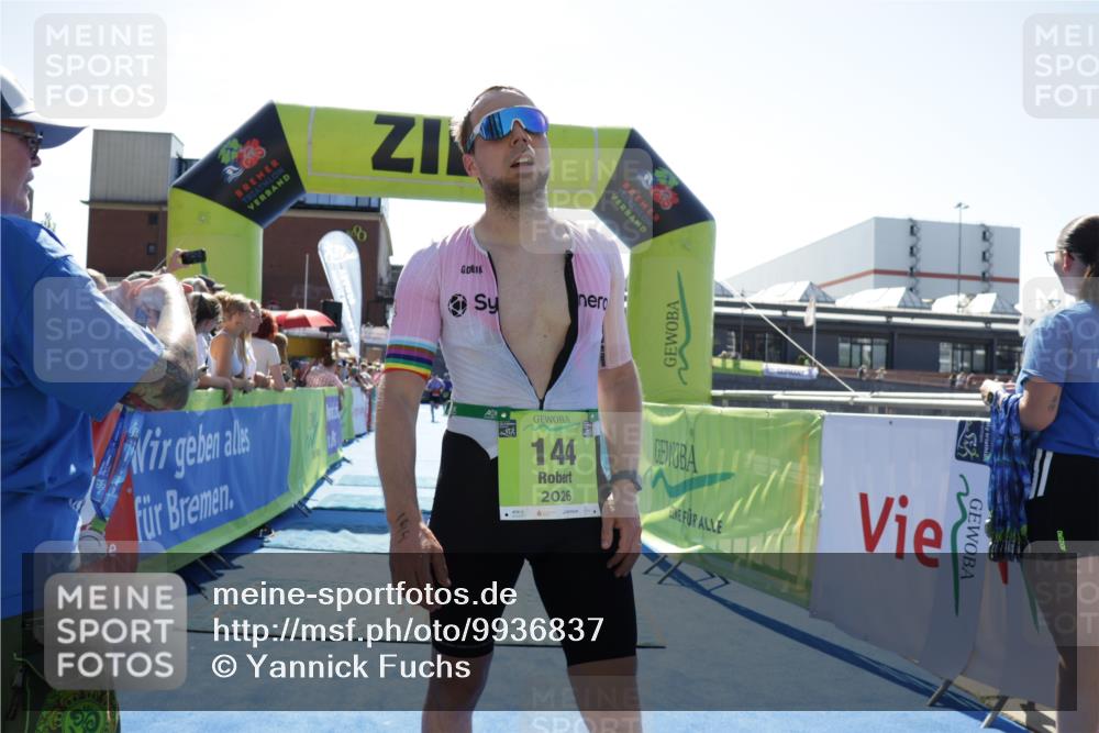09.08.2026 - GEWOBA Citytriathlon Bremen Yannick Fuchs http://msf.ph/oto/9936837 09.08.2026 15:10:20 Ziel 144 meine-sportfotos.de
