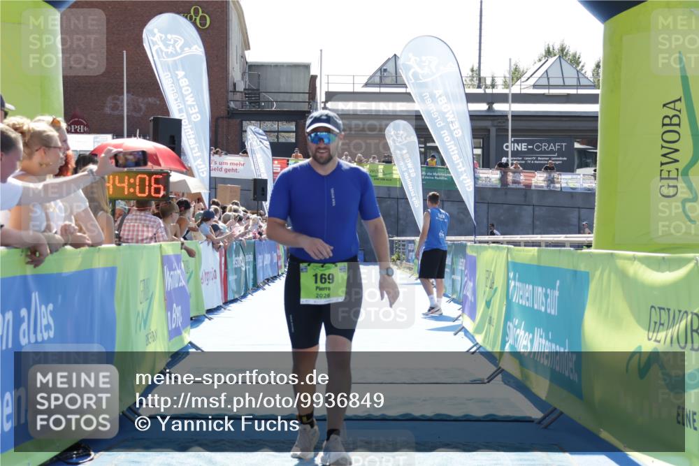 09.08.2026 - GEWOBA Citytriathlon Bremen Yannick Fuchs http://msf.ph/oto/9936849 09.08.2026 15:10:29 Ziel 169, 930 meine-sportfotos.de