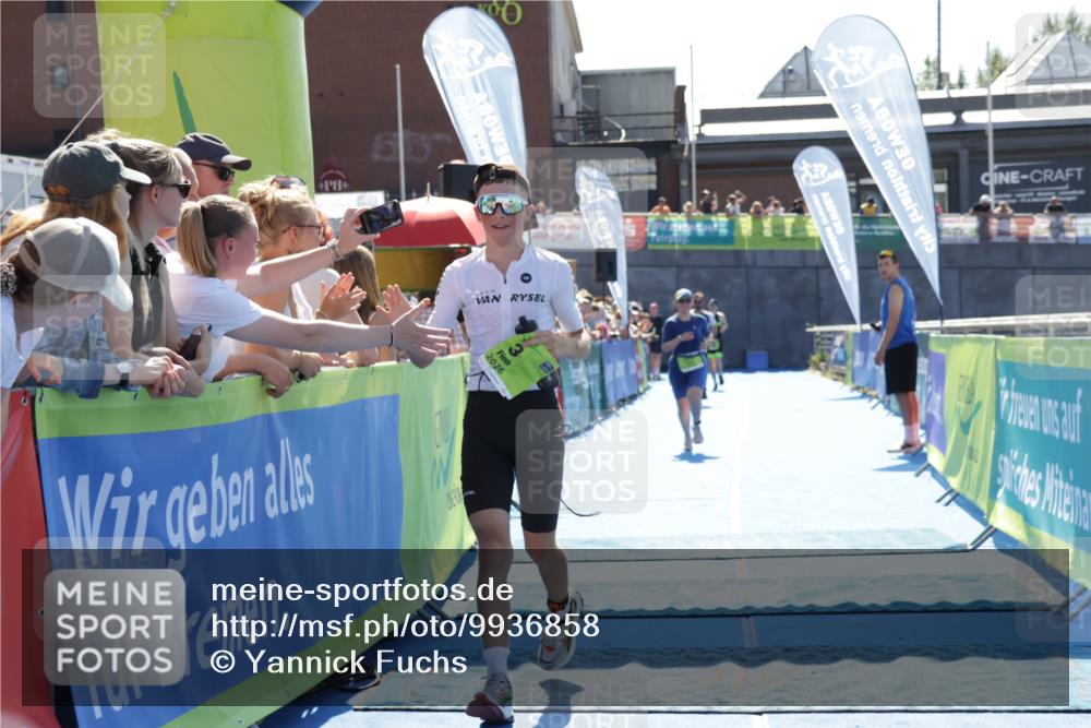 09.08.2026 - GEWOBA Citytriathlon Bremen Yannick Fuchs http://msf.ph/oto/9936858 09.08.2026 15:10:37 Ziel 3, 129, 302 meine-sportfotos.de