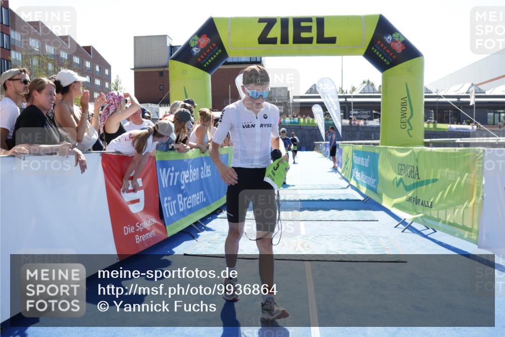 09.08.2026 - GEWOBA Citytriathlon Bremen Yannick Fuchs http://msf.ph/oto/9936864 09.08.2026 15:10:39 Ziel 3, 129, 302 meine-sportfotos.de