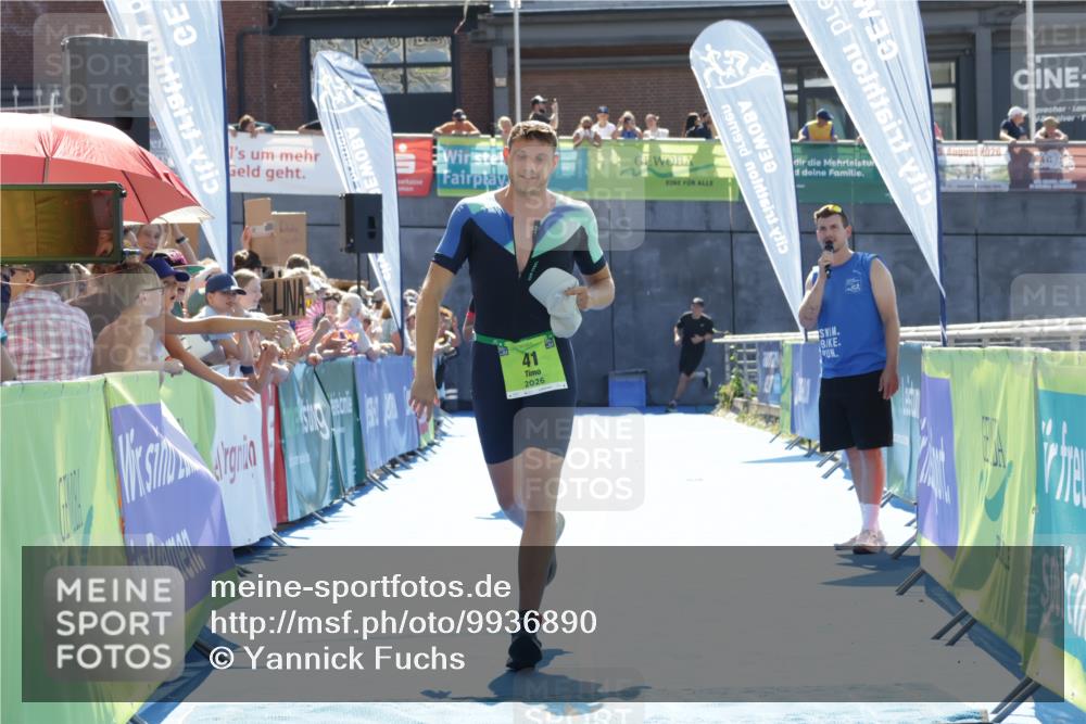 09.08.2026 - GEWOBA Citytriathlon Bremen Yannick Fuchs http://msf.ph/oto/9936890 09.08.2026 15:10:52 Ziel 27, 41 meine-sportfotos.de