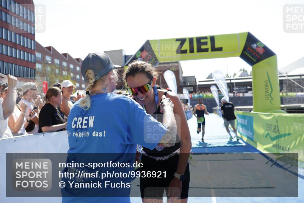 09.08.2026 - GEWOBA Citytriathlon Bremen Yannick Fuchs http://msf.ph/oto/9936921 09.08.2026 15:11:11 Ziel 345, 371 meine-sportfotos.de