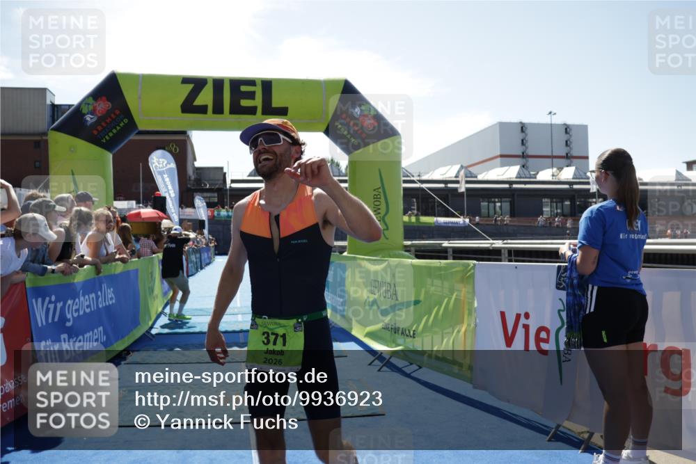 09.08.2026 - GEWOBA Citytriathlon Bremen Yannick Fuchs http://msf.ph/oto/9936923 09.08.2026 15:11:14 Ziel 371 meine-sportfotos.de