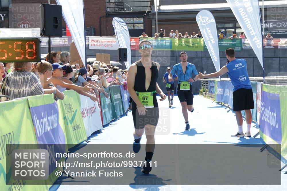 09.08.2026 - GEWOBA Citytriathlon Bremen Yannick Fuchs http://msf.ph/oto/9937111 09.08.2026 15:13:21 Ziel 67, 137 meine-sportfotos.de