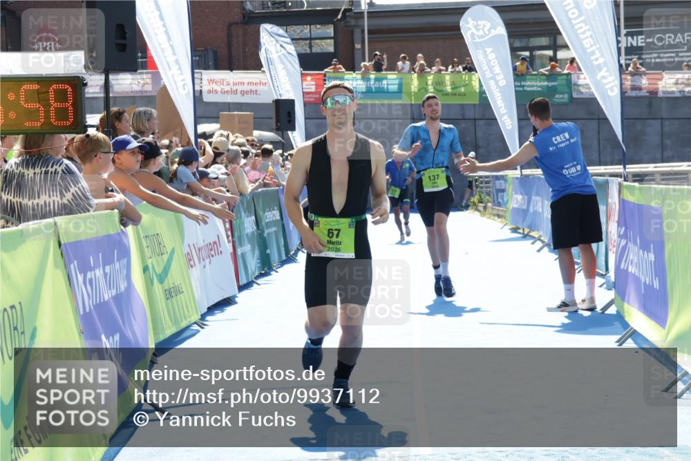 09.08.2026 - GEWOBA Citytriathlon Bremen Yannick Fuchs http://msf.ph/oto/9937112 09.08.2026 15:13:21 Ziel 67, 137 meine-sportfotos.de