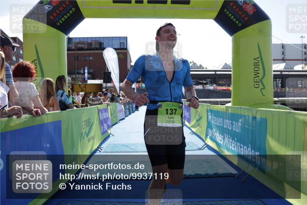 09.08.2026 - GEWOBA Citytriathlon Bremen Yannick Fuchs http://msf.ph/oto/9937119 09.08.2026 15:13:25 Ziel 67, 137, 470 meine-sportfotos.de