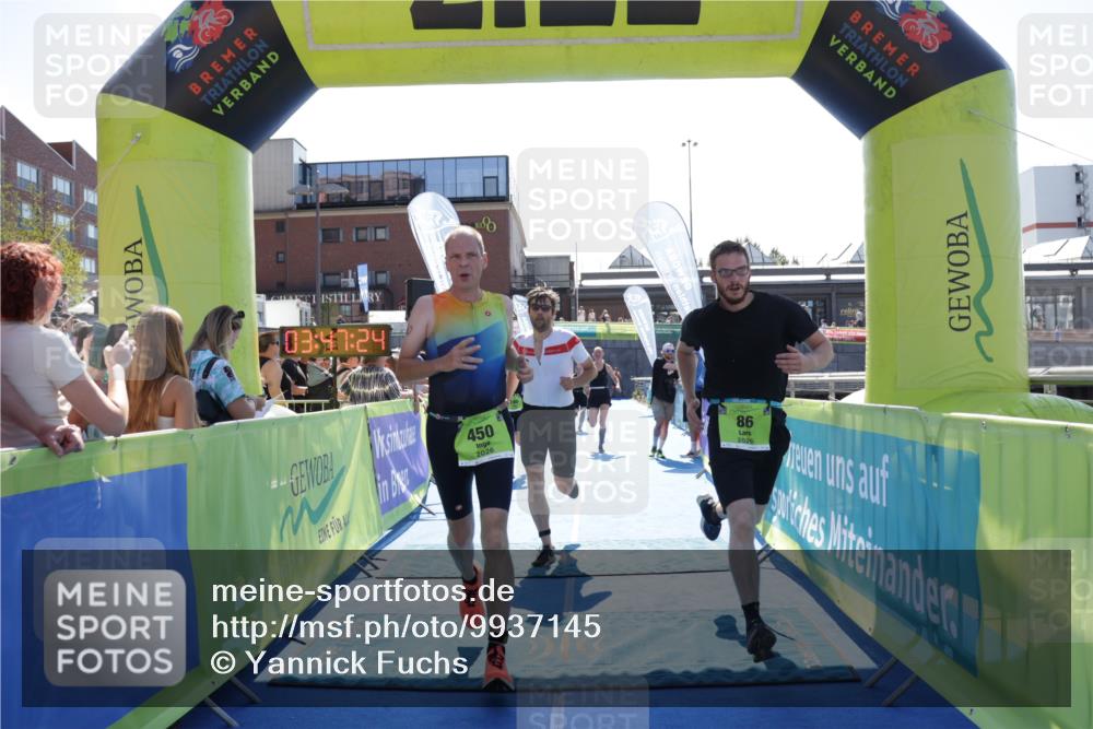09.08.2026 - GEWOBA Citytriathlon Bremen Yannick Fuchs http://msf.ph/oto/9937145 09.08.2026 15:13:47 Ziel 54, 86, 180, 278, 349, 362, 450 meine-sportfotos.de