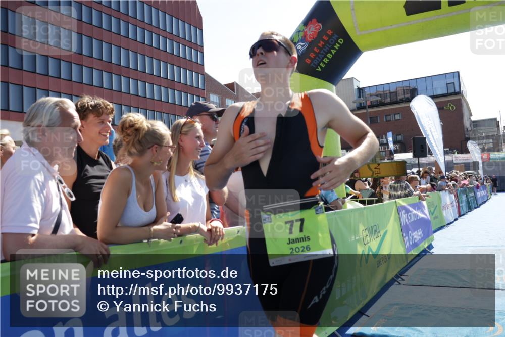 09.08.2026 - GEWOBA Citytriathlon Bremen Yannick Fuchs http://msf.ph/oto/9937175 09.08.2026 15:14:00 Ziel 77 meine-sportfotos.de