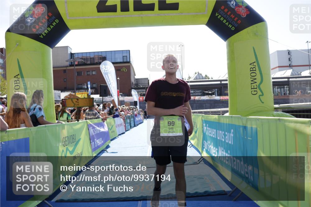09.08.2026 - GEWOBA Citytriathlon Bremen Yannick Fuchs http://msf.ph/oto/9937194 09.08.2026 15:14:16 Ziel 99 meine-sportfotos.de