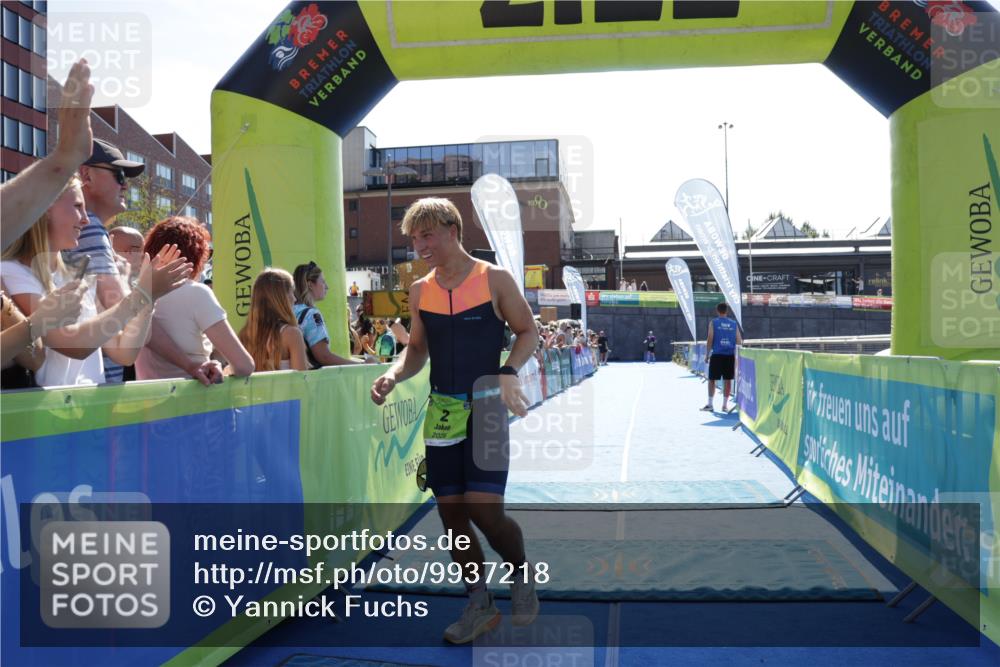 09.08.2026 - GEWOBA Citytriathlon Bremen Yannick Fuchs http://msf.ph/oto/9937218 09.08.2026 15:14:29 Ziel 2 meine-sportfotos.de