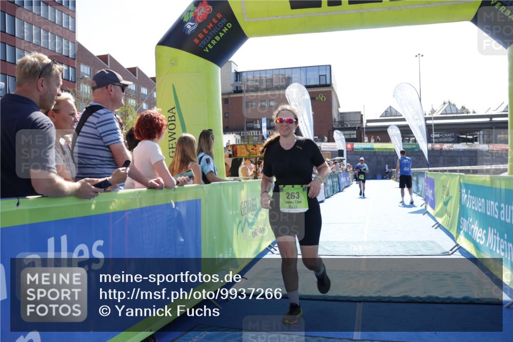 09.08.2026 - GEWOBA Citytriathlon Bremen Yannick Fuchs http://msf.ph/oto/9937266 09.08.2026 15:15:08 Ziel 24, 263 meine-sportfotos.de